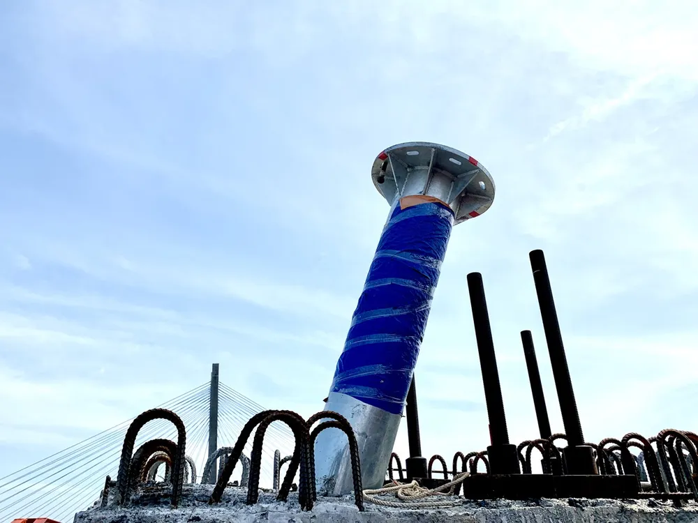 Sau khi hoàn thành Trụ 16 sẽ tiến hành lắp dầm và kéo dây văng Sau khi hoàn thành Trụ 16 sẽ tiến hành lắp dầm và kéo dây văng