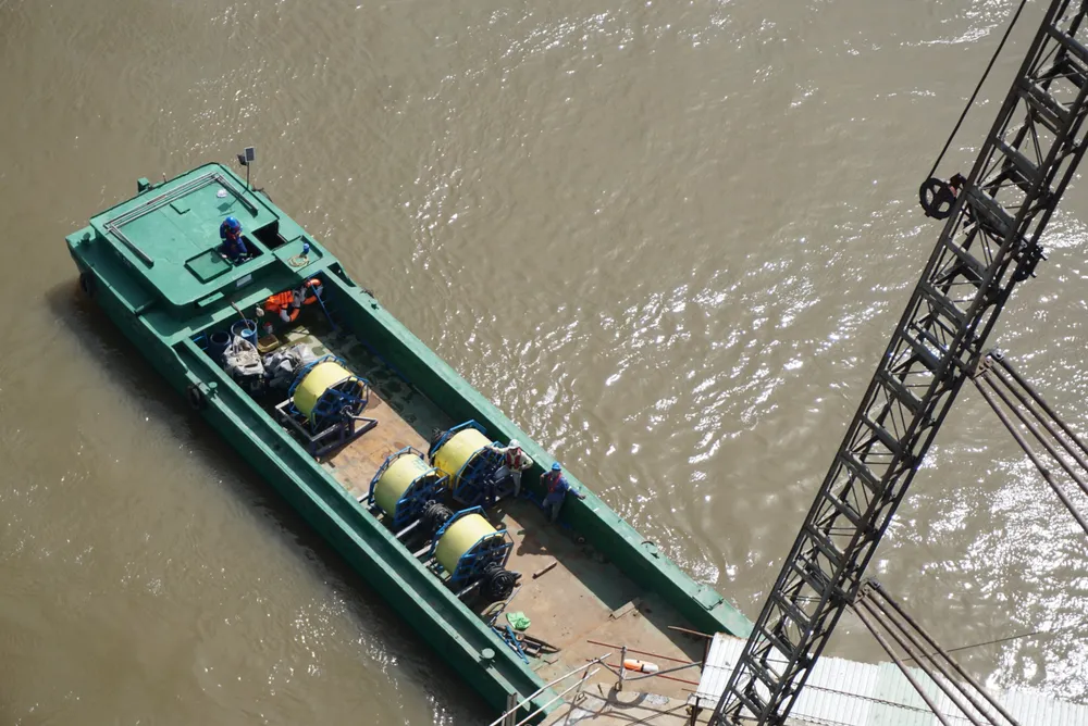 Các dây cáp đã được vận chuyển đến công trường Các dây cáp đã được vận chuyển đến công trường