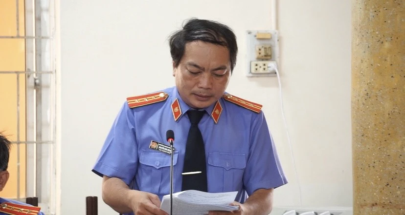 buôn lậu 51kg vàng