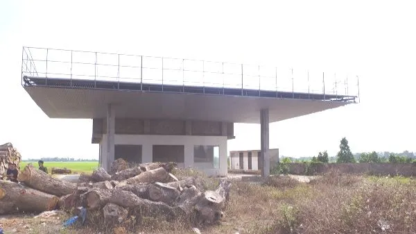 hiếp giết ở cây xăng