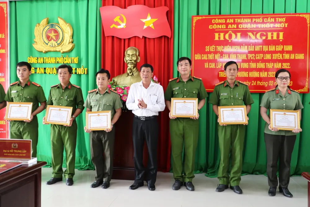 địa bàn giáp ranh