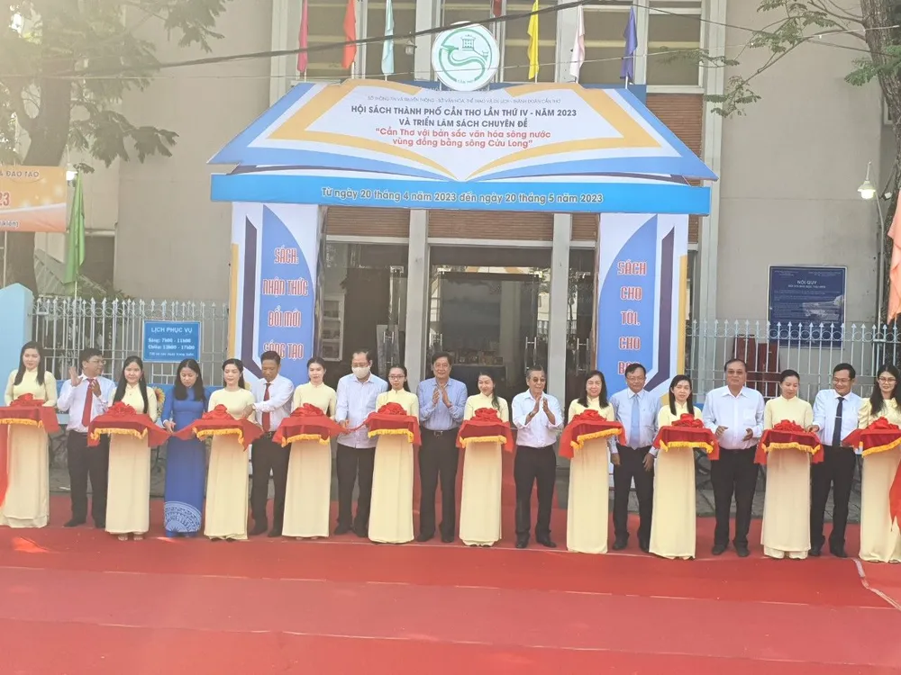 triễn lãm sách cần thơ