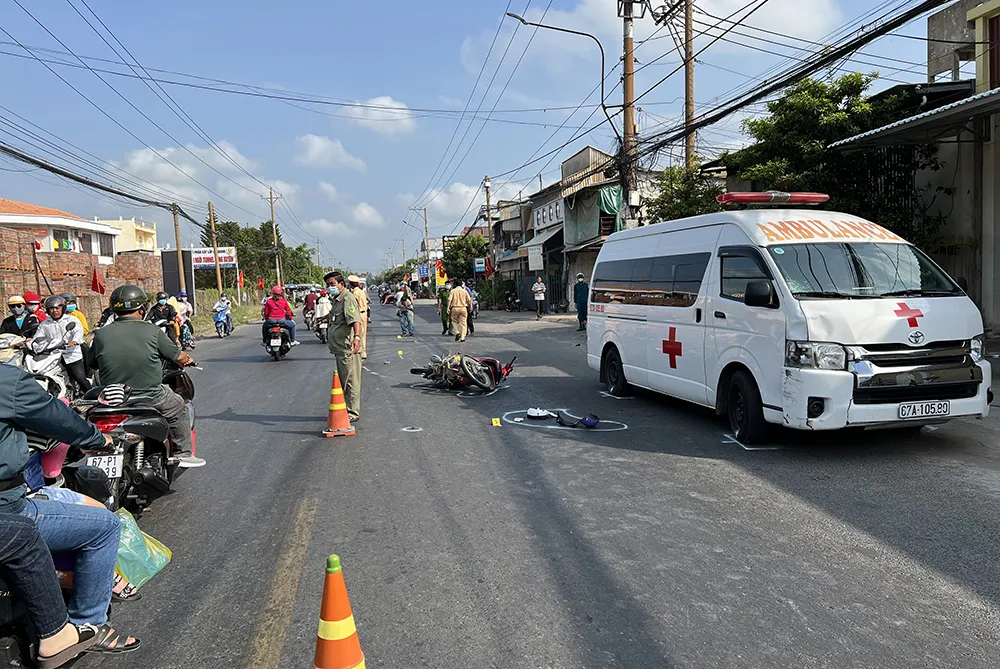 va chạm xe từ thiện