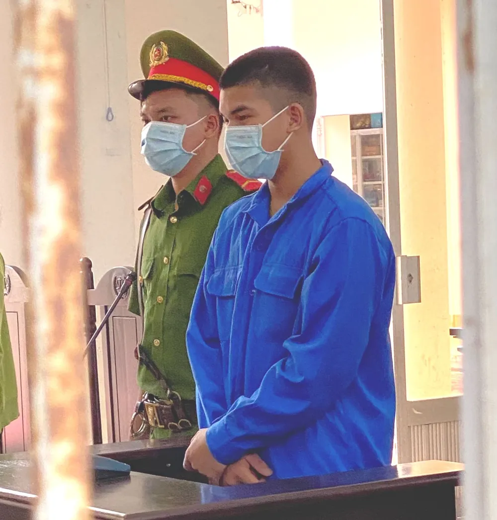 thiếu niên giết người