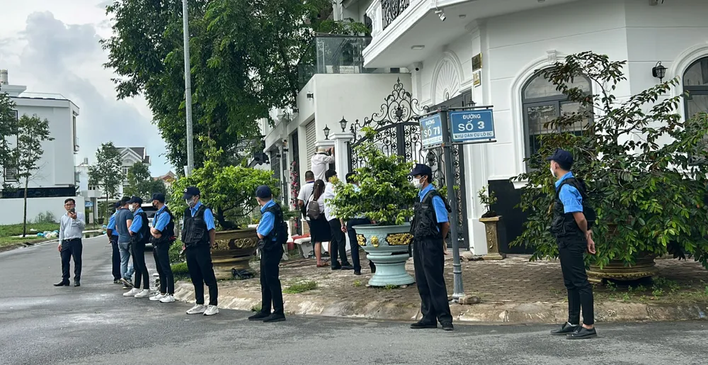 doạ đánh phóng viên