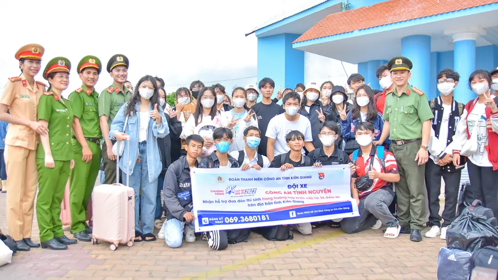 vượt biển thi tốt nghiệp THPT