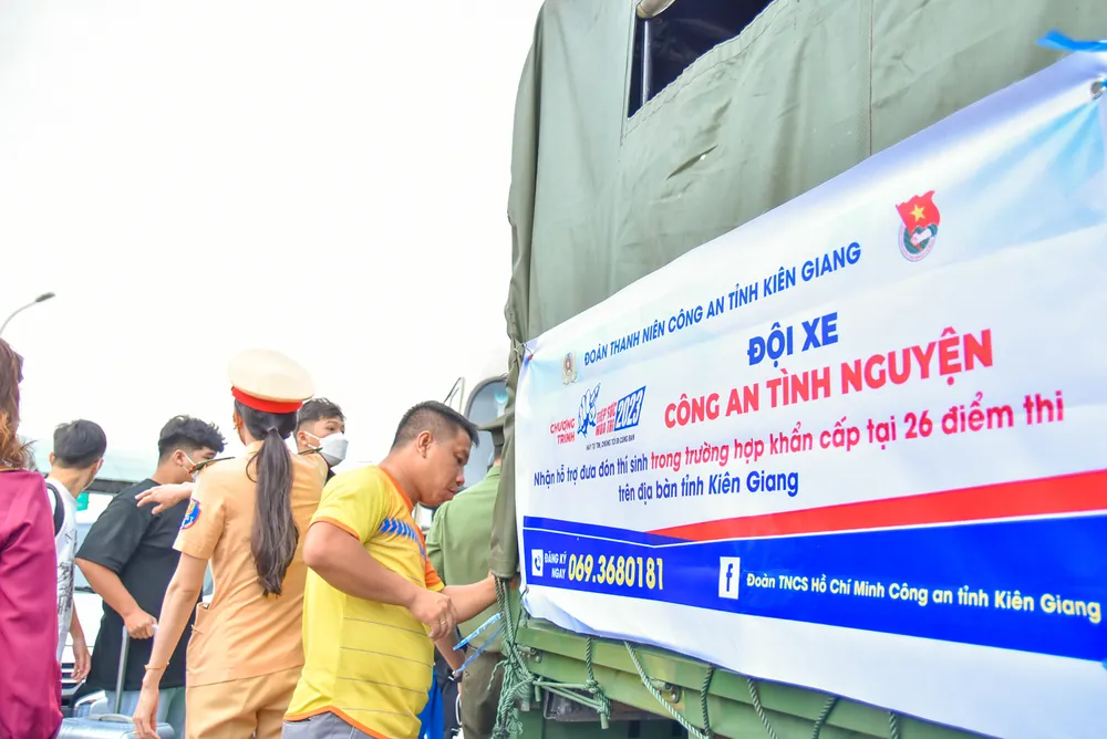 vượt biển thi tốt nghiệp THPT