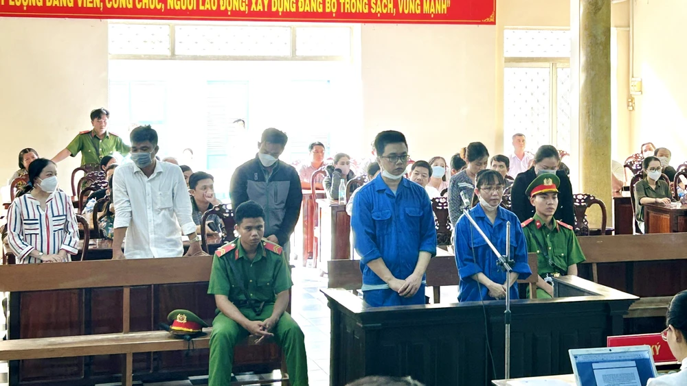 kế toán ngân hàng tham ô