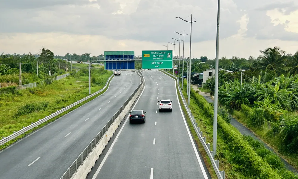 Điểm cuối cao tốc Trung Lương - Mỹ Thuận và tiếp nối là tuyến Mỹ Thuận - Cần Thơ đang được triển khai Điểm cuối cao tốc Trung Lương - Mỹ Thuận và tiếp nối là tuyến Mỹ Thuận - Cần Thơ đang được triển khai