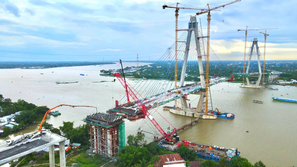 Cầu Mỹ Thuận 2 đang dần hoàn thiện, dự kiến hợp long vào cuối tháng 10 và sẽ hoàn thành vào cuối năm 2023 sẽ giảm tải cho cầu Mỹ Thuận hiện hữu Cầu Mỹ Thuận 2 đang dần hoàn thiện, dự kiến hợp long vào cuối tháng 10 và sẽ hoàn thành vào cuối năm 2023 sẽ giảm tải cho cầu Mỹ Thuận hiện hữu