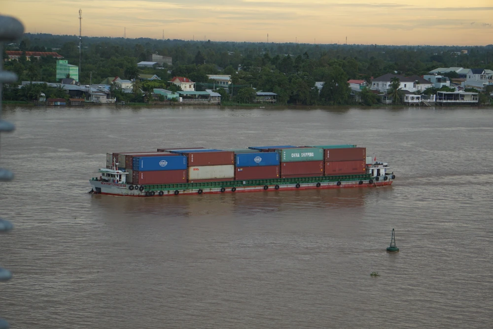 giao thông thuỷ miền tây