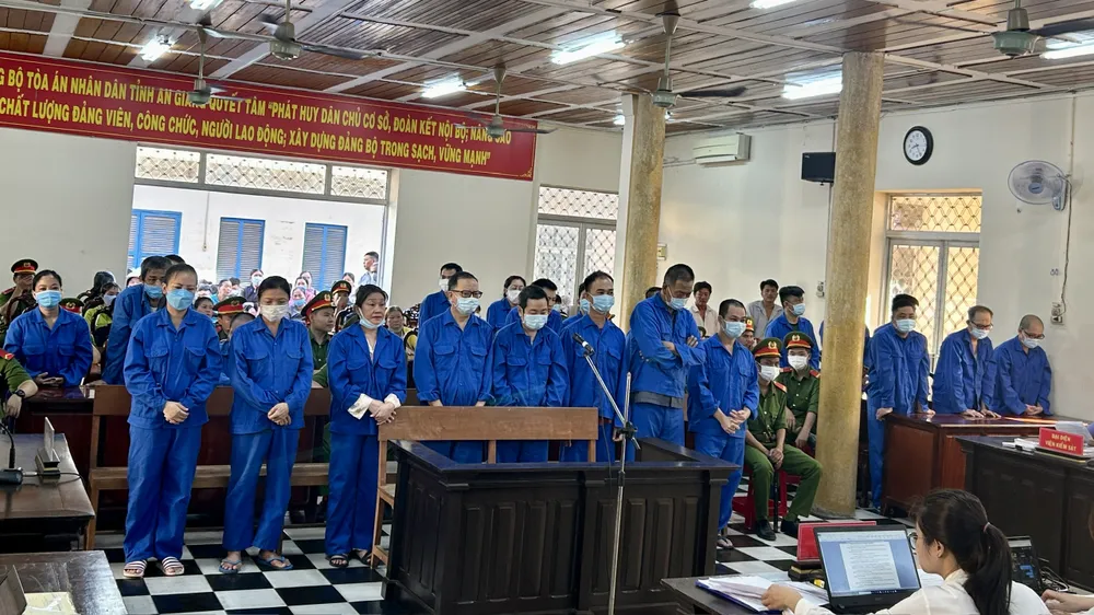 buôn lậu 51kg vàng