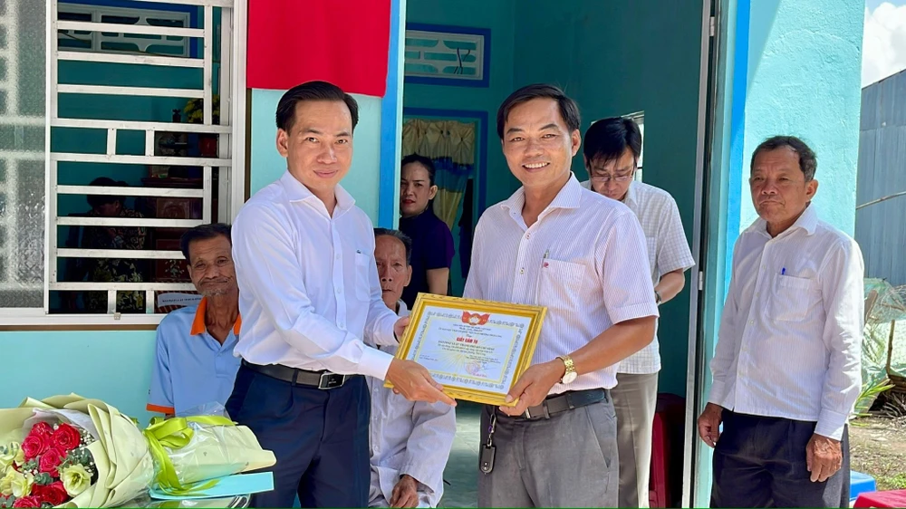 nhà đại đoàn kết