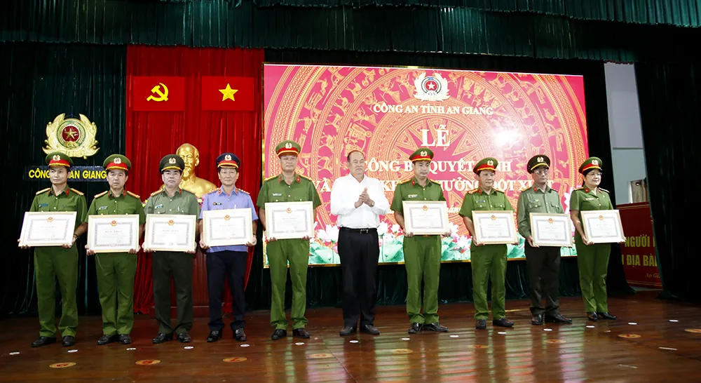 khen thưởng an giang khen thưởng an giang