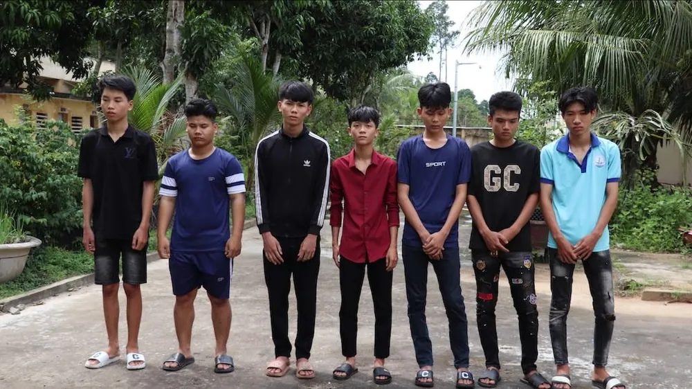 Nhóm thanh thiếu niên liên quan trong vụ án. Ảnh: CACC truong-cong-an-xa-bi-chem.JPG