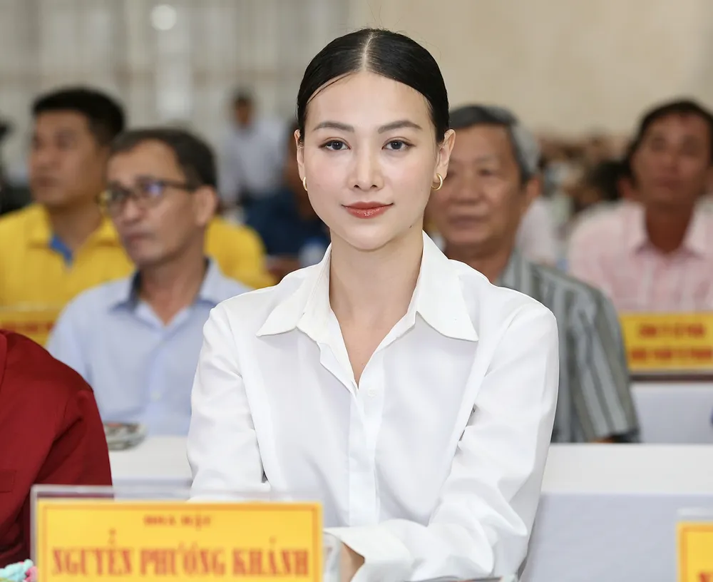 Hoa hậu Trái đất 2018 Nguyễn Phương Khánh là đại sứ của chương trình. trao-qua-hoa-hau-666-2395.jpg