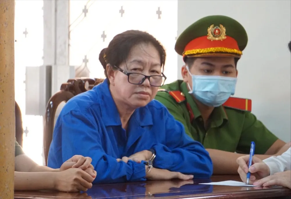 Nguyễn Thị Kim Hạnh tại phiên toà trước đó. Ảnh: HD muoi-tuong-duong-2.jpg