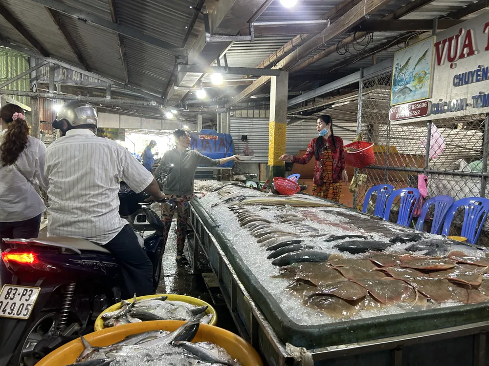 Hoạt động mua bán hải sản ở Bạc Liêu thuy-san-8.JPG
