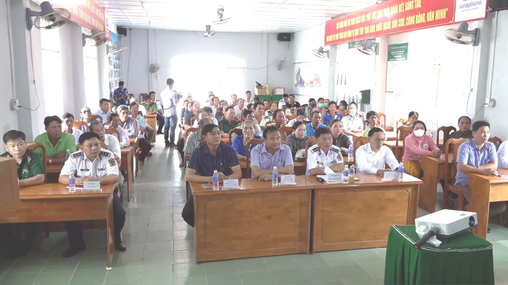 Một cuộc tuyên truyền pháp luật chống khai thác IUU ở Cà Mau do Cảnh sát biển chủ trì hồi giữa năm 2023 IUU-ca-mau-2.png