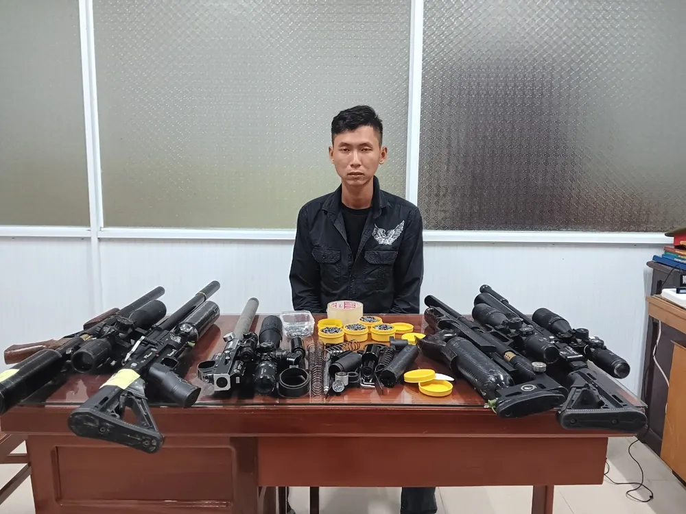 Cần Thơ: Phát hiện 3 người mua, bán, sử dụng súng hơi