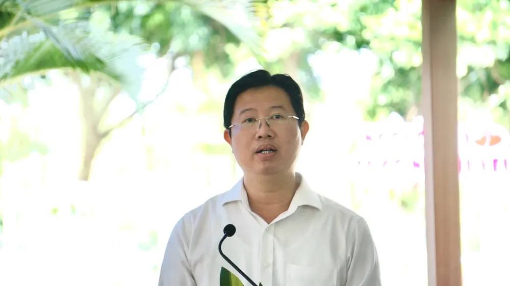 Ông Huỳnh Minh Tuấn, phó Chủ tịch UBND tỉnh Đồng Tháp thông tin về Festival Hoa - Kiểng Sa Đéc.