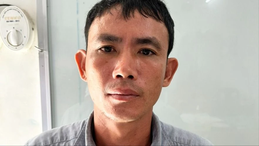 Hất nồi lẩu vào người 1 phụ nữ vì nghĩ bị xúc phạm