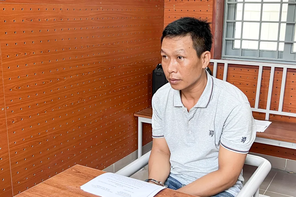 Nguyễn Văn Tuấn bị bắt vì giả danh công an lừa đảo tiền của phụ nữ đơn thân gia-danh-cong-an-1.JPG