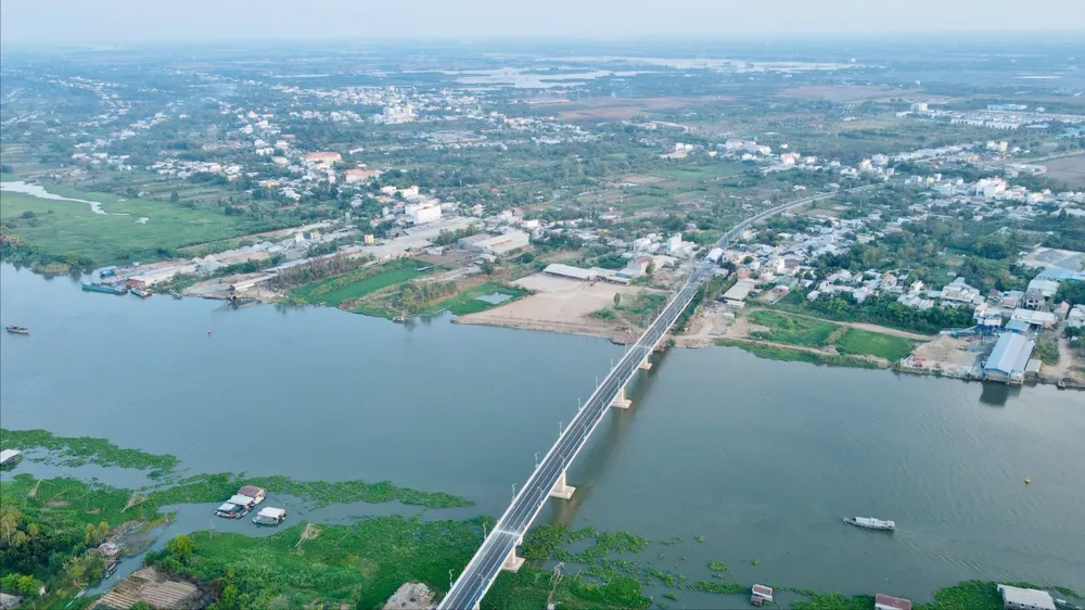 Cầu Châu Đốc là cây cầu thứ 3 bắc qua sông Hậu thong-xe-cau-chau-doc-1.jpg