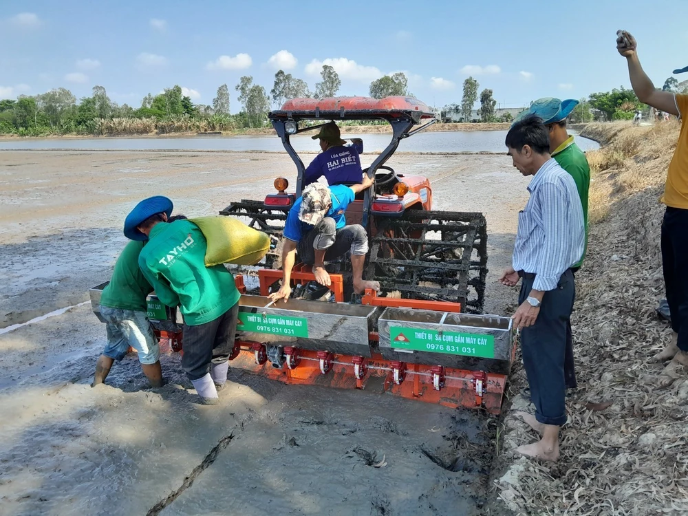 Khởi động đề án, huyện Châu Thành đăng ký diện tích lúa chất lượng cao đến năm 2030 là 18.849 ha. Ảnh: Trần Ngân Châu Thành đăng ký diện tích các vùng liên kết của đề án 1 triệu ha lúa chất lượng cao