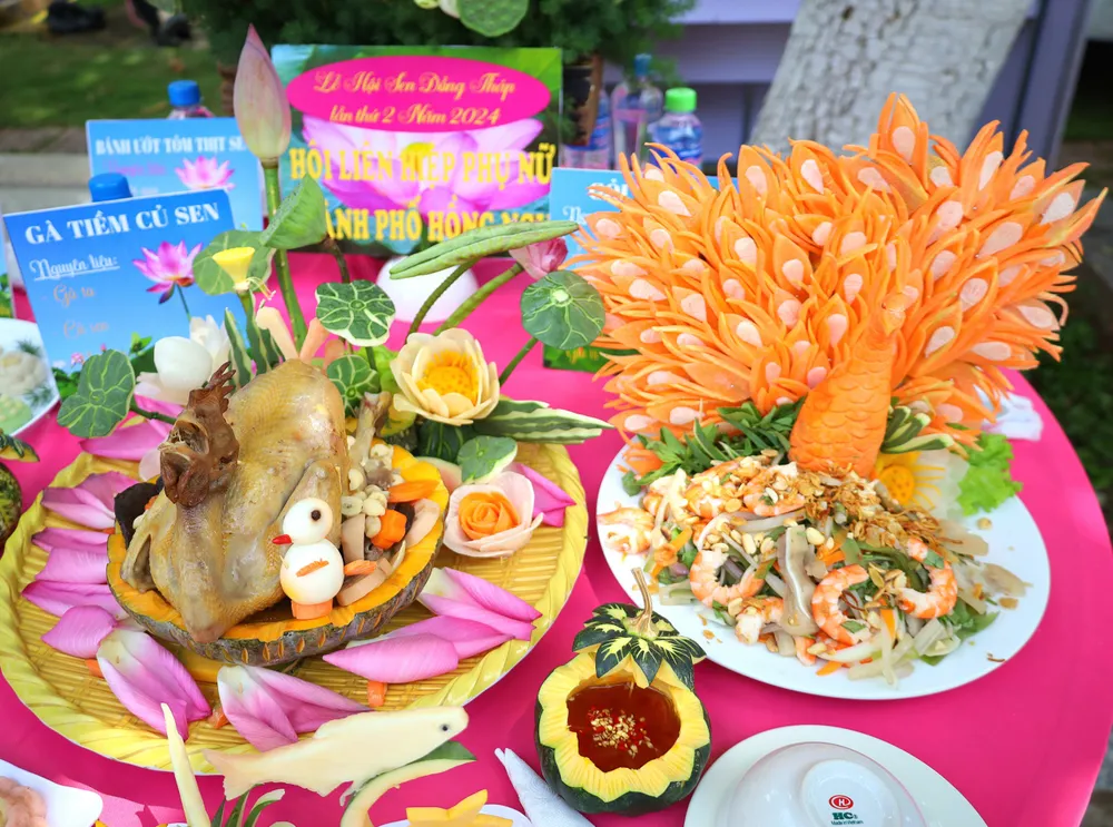 Hầu như tất cả các bộ phận của sen đều có thể làm nguyên liệu chế biến thực phẩm. mon-an-tu-sen-10.jpg
