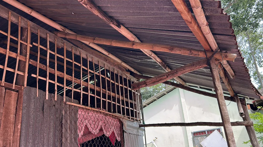 Khung nhà bằng cây bị hư hỏng nặng nha-dai-doan-ket-4.jpg