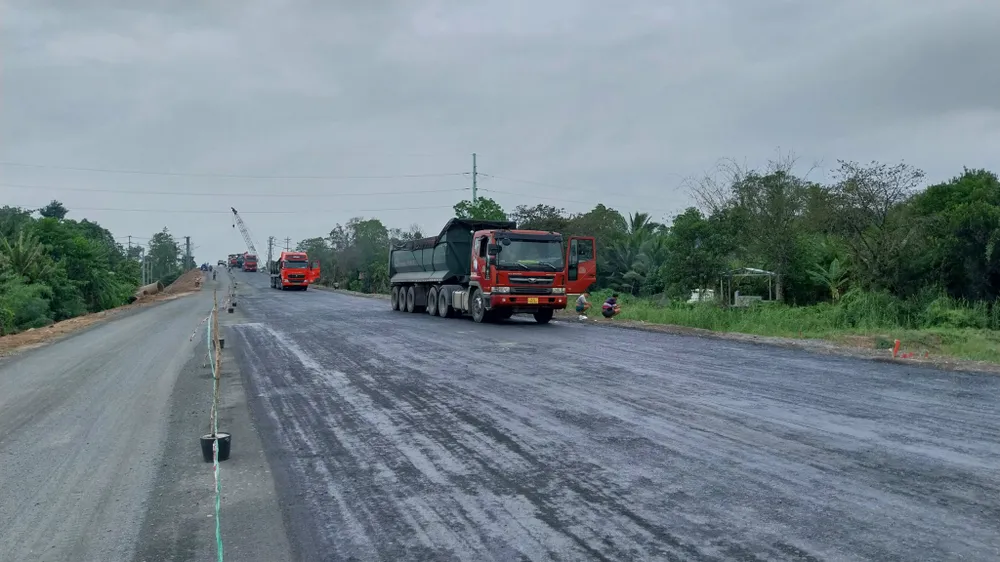 Dự án đầu tư xây dựng Tuyến nối Quốc lộ 91 và tuyến tránh thành phố Long Xuyên đi qua địa phận tỉnh An Giang và TP Cần Thơ được khởi công ngày 18-1-2022. tuyen-tranh-tp-long-xuyen-13.jpg