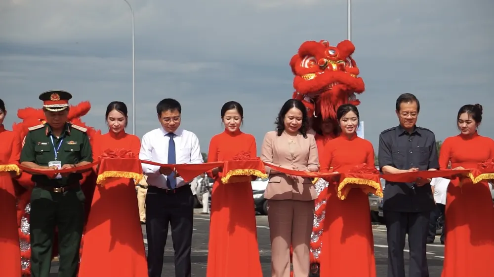 Khanh-thanh-tuyen-tranh-tp-long-xuyen.jpeg