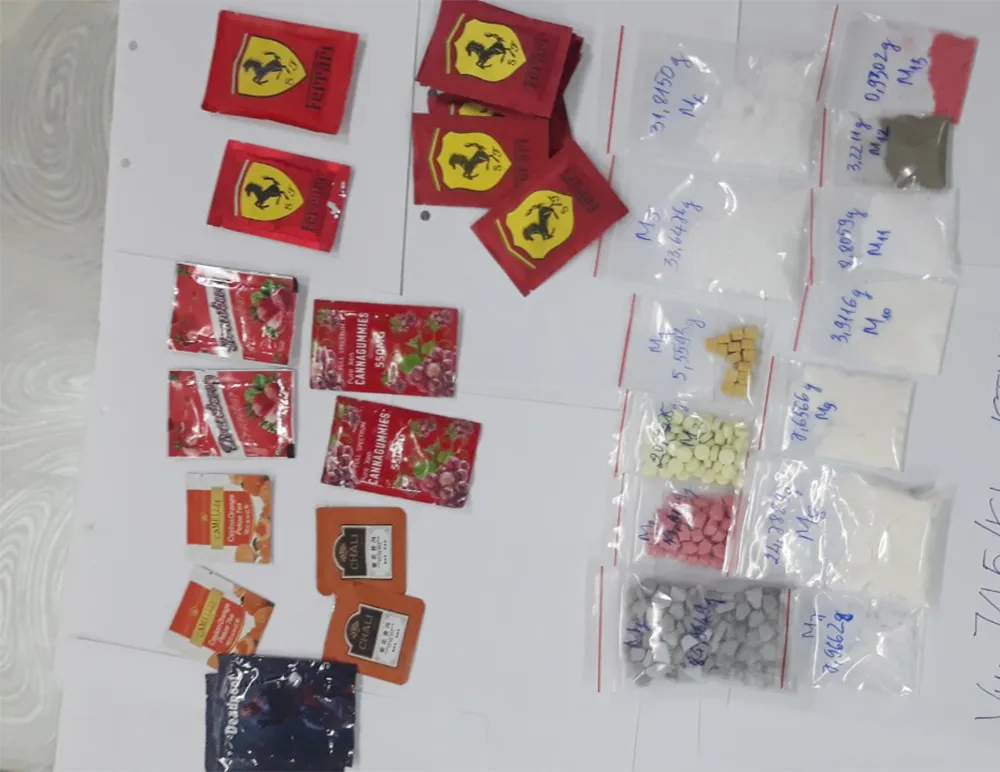 Bắt 4 người mua bán ma tuý núp bóng tiệm tạp hoá