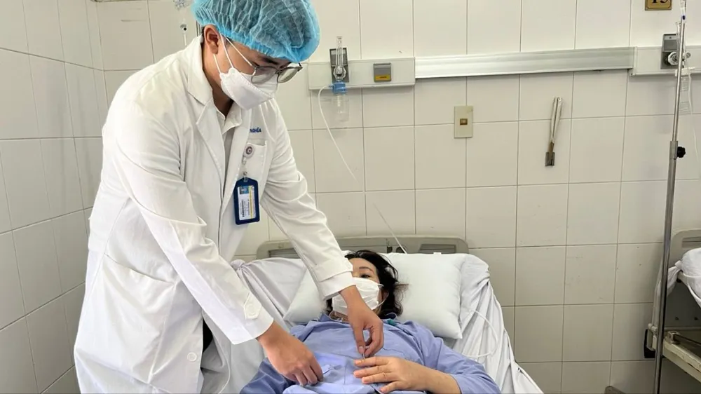 BVĐa khoa Trung ương Cần Thơ cứu sống bệnh nhân nguy kịch do chảy máu ruột non hiếm gặp