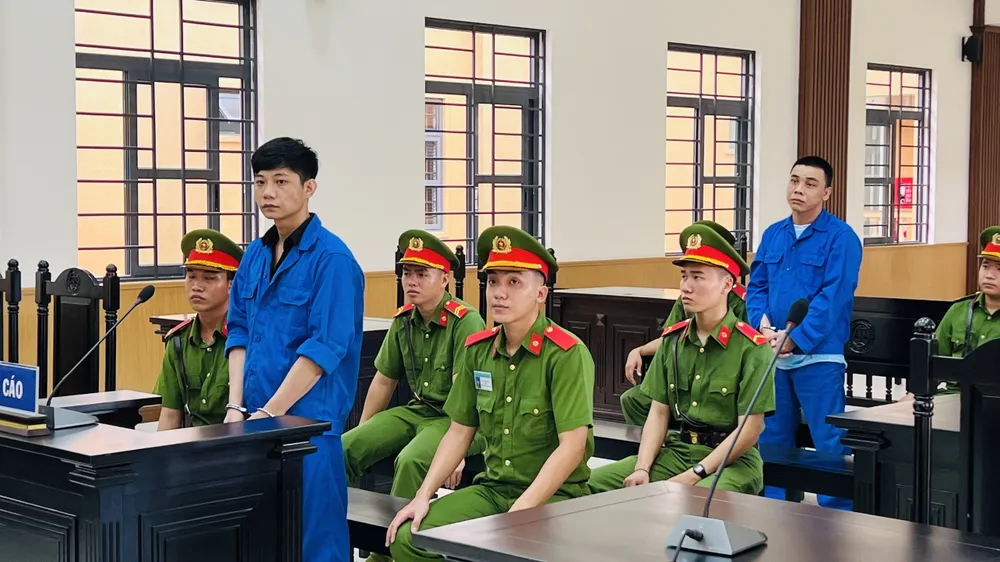 Vận chuyển trái phép hơn 18kg ma tuý, Đinh Thanh Trực và Thiều Văn Lai bị tuyên tử hình. Ảnh: HD An Giang tuyên tử hình 2 người vận chuyển trái phép hơn 18kg ma tuý từ Campuchia về Việt Nam
