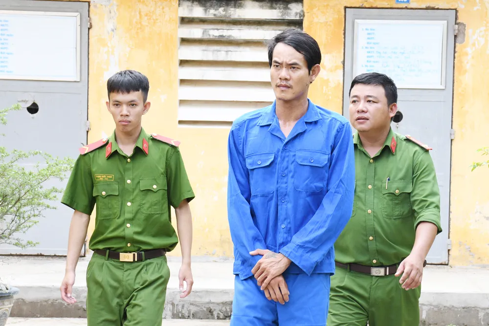 Nguyễn Thiện Khiêm bị tạm giữ hình sự vì tàng trữ 'kho' súng, lựu đạn trong nhà tang-tru-sung-luu-dan.jpg
