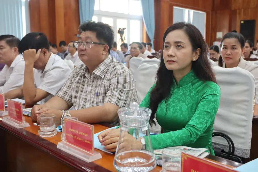 Đại diện các sở ban ngành tỉnh Kiên Giang hoi-thao-iuu-6.jpg
