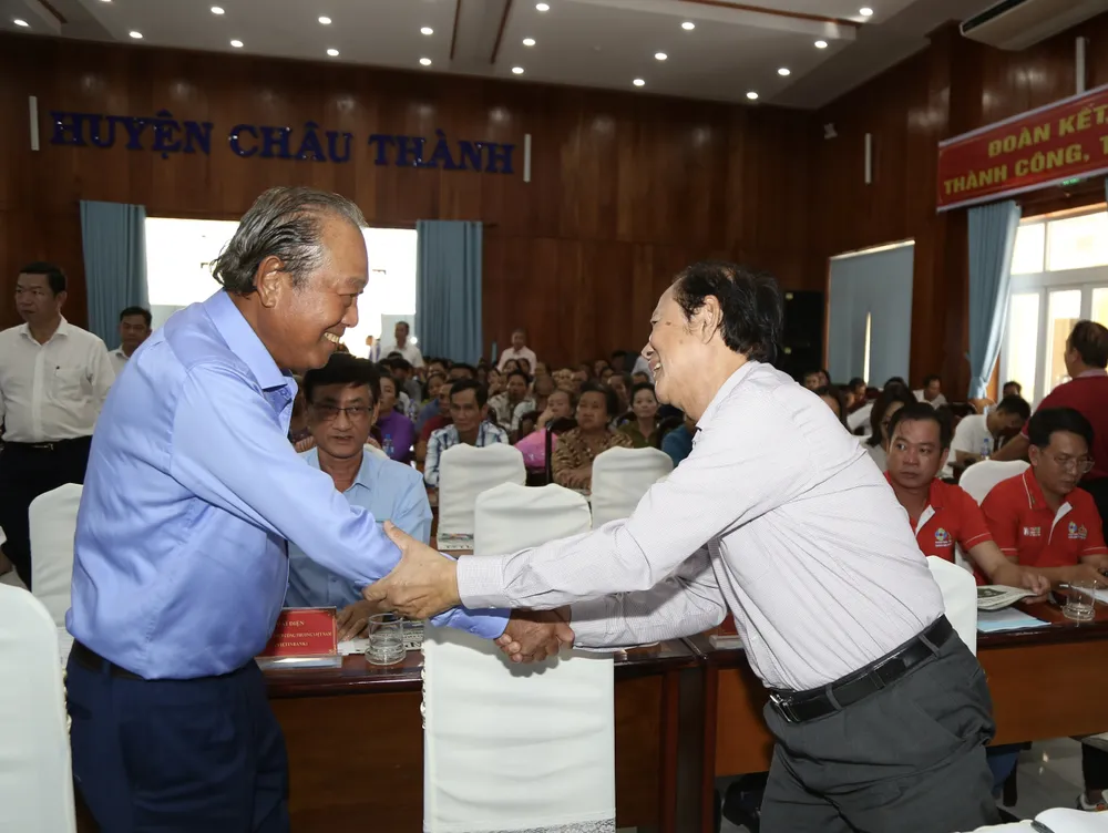 Ông Trương Hòa Bình, nguyên Ủy viên Bộ Chính trị, nguyên Phó Thủ tướng Thường trực Chính phủ, Chủ tịch danh dự của chương trình Kiên Giang chung sức tháo gỡ thẻ vàng EC gắn với phát triển kinh tế biển bền vững