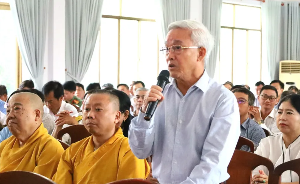 Cử tri Phạm Thái Bình thu-tuong-pham-minh-chinh-tiep-xuc-cu-tri-binh.jpg