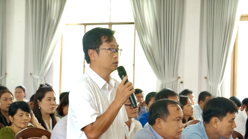 Cử tri Lê Thế Vinh tiep-xuc-cu-tri-can-tho-vinh.jpg