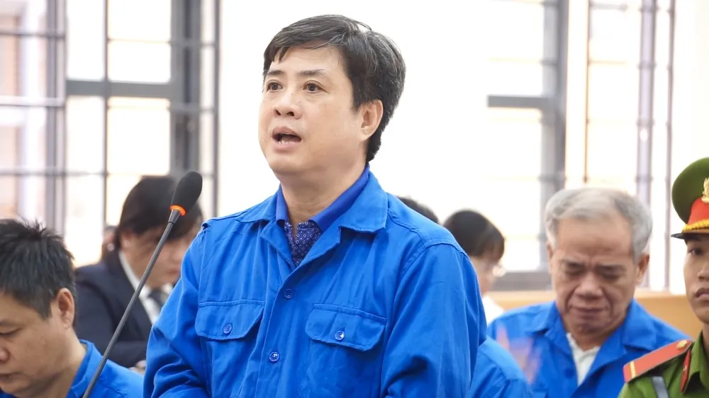 Bị cáo Nguyễn Hồng Viễn. tham-o-tai-san-huyen-cho-moi-Vien.jpg