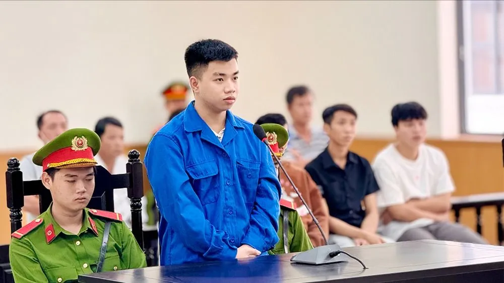 Ngô Nhựt Quân bị phạt 19 năm tù vì chém bạn tử vong khi bị đòi nợ. chem-ban-vi-bi-doi-no.jpg