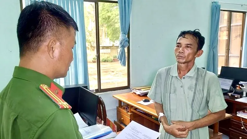 Lê Văn Đen bị bắt tạm giam vì đâm vợ tử vong