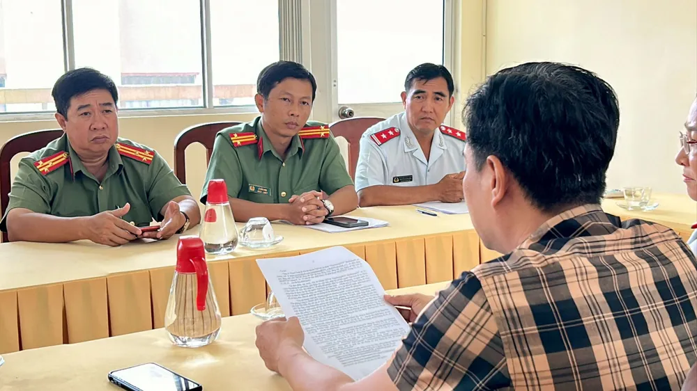 Lực lượng chức năng làm việc với ông LTS Cần Thơ xử phạt 1 công ty đưa người đi lao động nước ngoài trái phép
