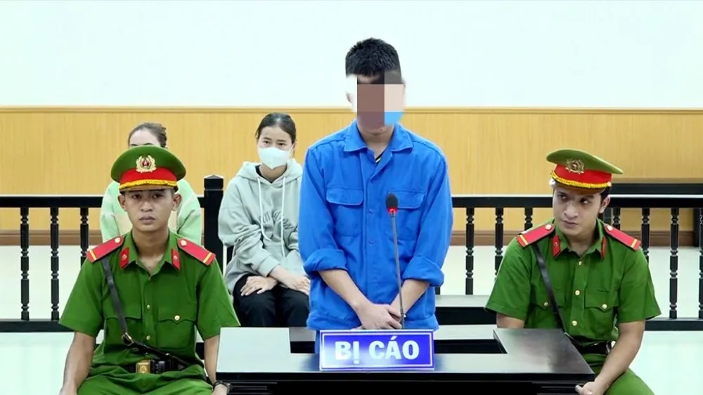 Con trai pha thuốc diệt cỏ nhằm giết cha