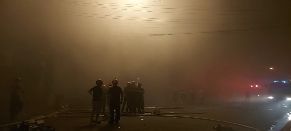 cháy cửa hàng kinh doanh quần áo.jpg