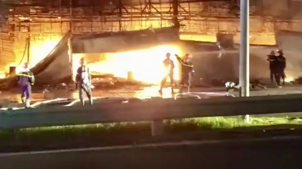 cháy cửa hàng điện máy xanh anh giang