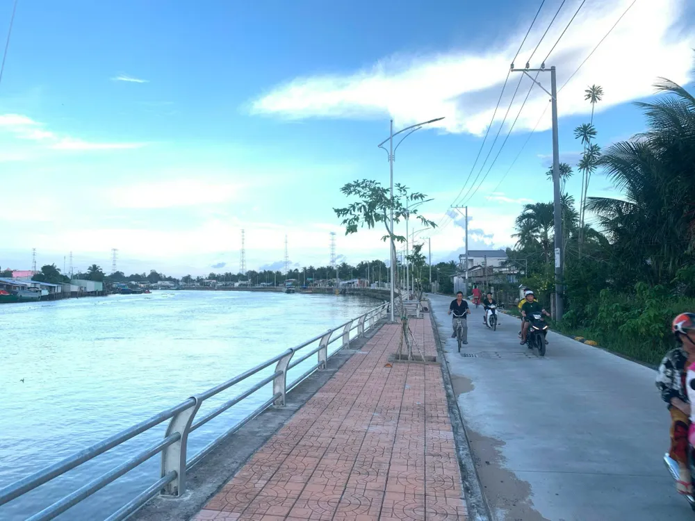 Kè chống sạt lở sông Ô Môn