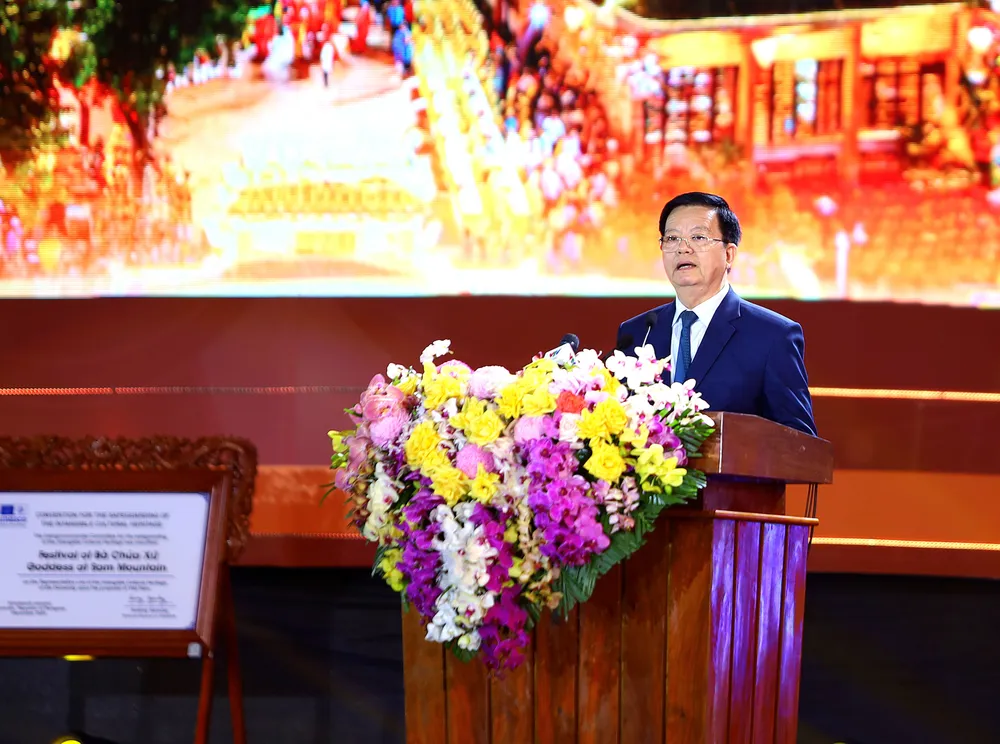 Phó Thủ tướng Mai Văn Chính